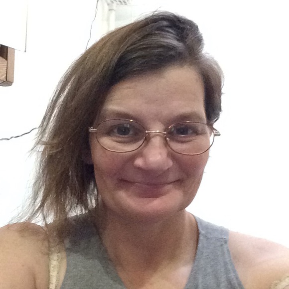 Meet your Posher, Amy - Picture 2 of 2